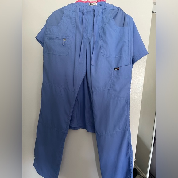 Blue Koi Lite scrubs, Medium - Picture 2 of 4